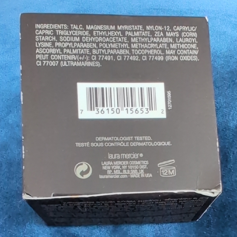 Laura Mercier Translucent Setting Powder - Medium Deep - Picture 2 of 2